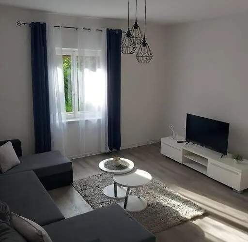 Apartmán Dora-100m From The